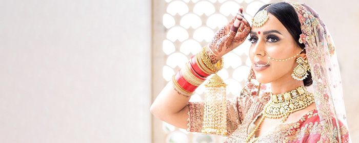 6 Bridal Shots To Capture The Beauty Of Your Wedding Outfit