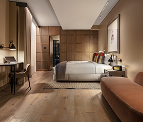 Hotel, First Night, London, The Londoner, 5 Star Hotel